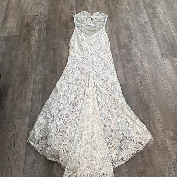 La Femme White Lace Rhinestone Prom Pageant Evening Wedding Dress - Picture 15 of 16